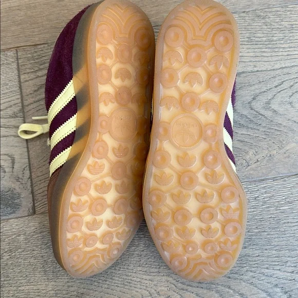 Adidas Gazelle Maroon and Cream Sneakers - Picture 4 of 7